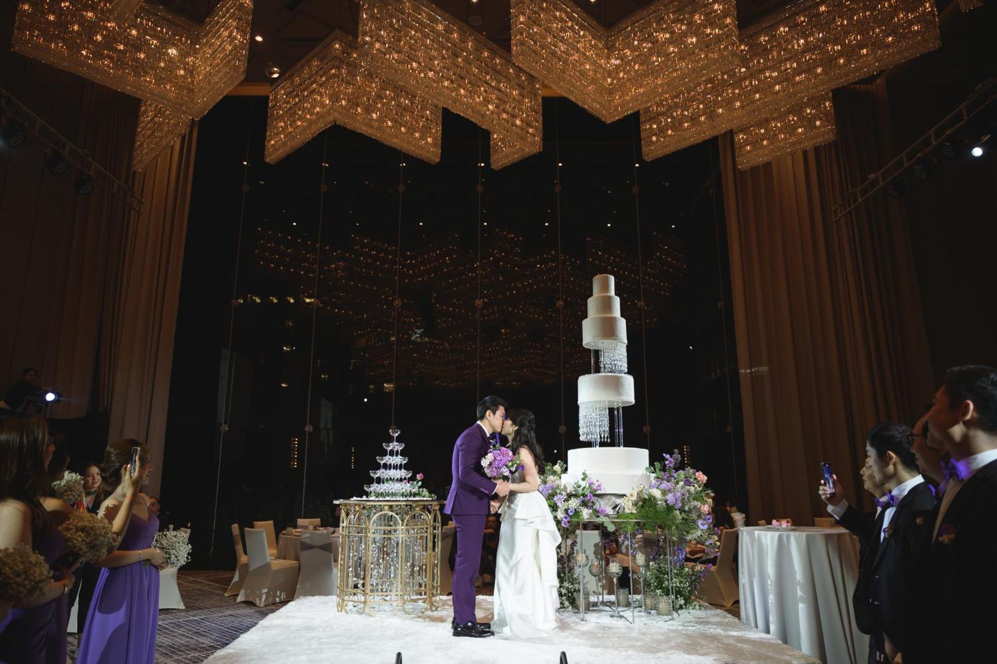 Chatrium Grand Banguecoque Exterior foto Wedding reception at the Grand Ballroom